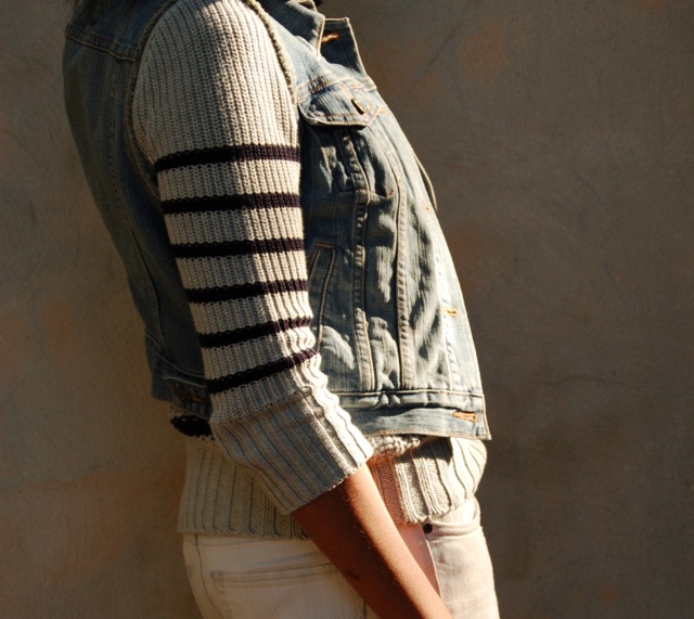 2 Ways to Wear a Striped Sweater 3