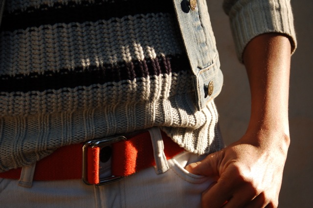 2 Ways to Wear a Striped Sweater 4